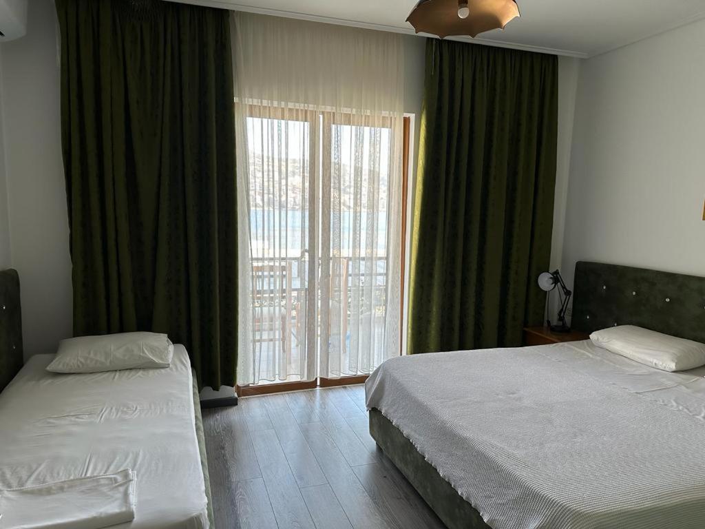 Fjora Rooms Саранде Екстериор снимка